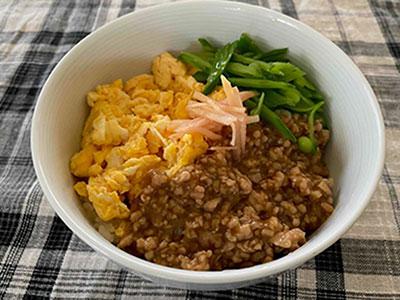 三色丼の写真