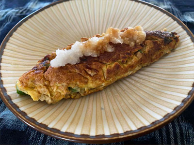 納豆とオクラのオムレツの写真